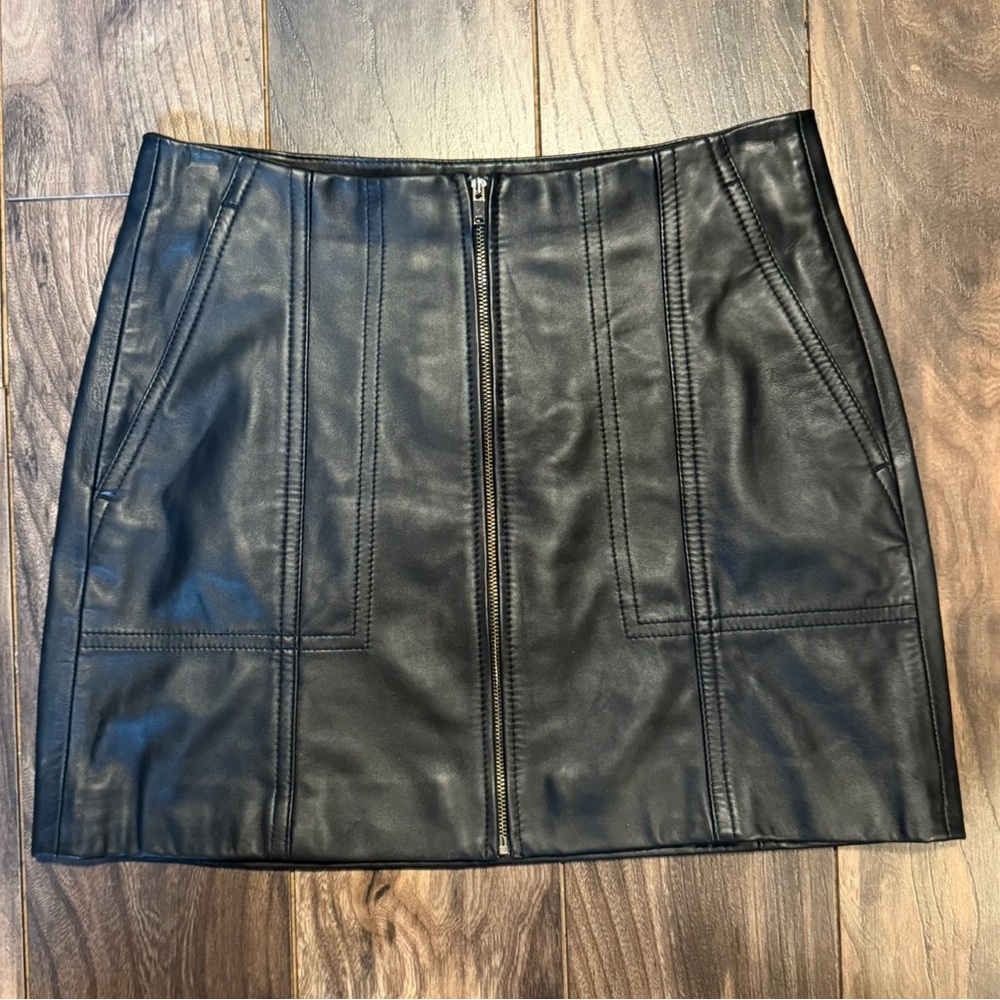 Reiss Daria Leather Zip-Front Mini Skirt – Black – Luxe Mini - Picture 8 of 9